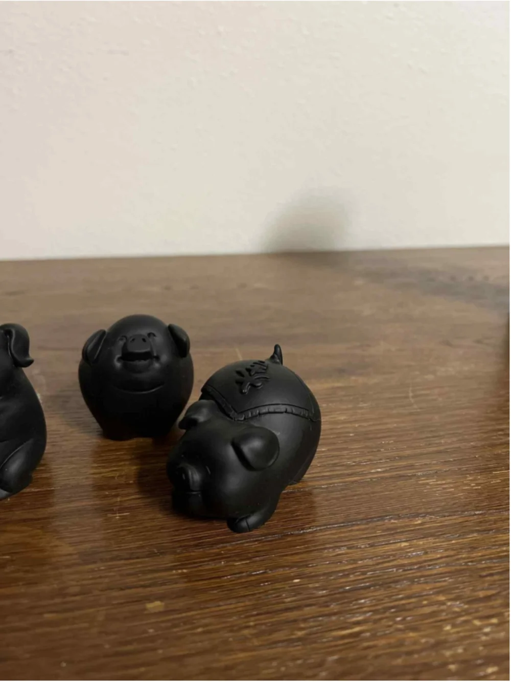 Set of 5 Black Pig Figurines Feng Shui Good Luck Tea Pets Prosperity Décor